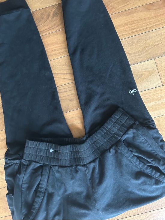 ALO Yoga Pants - ALO Yoga Black Joggers Woman’s Size Small